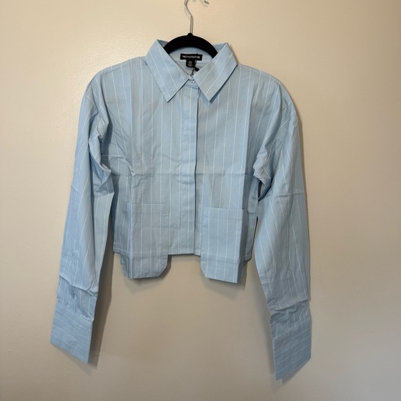 PrettyLittleThing Blue Poplin Pinstripe Pocket Detail Cropped Shirt - Picture 3 of 6